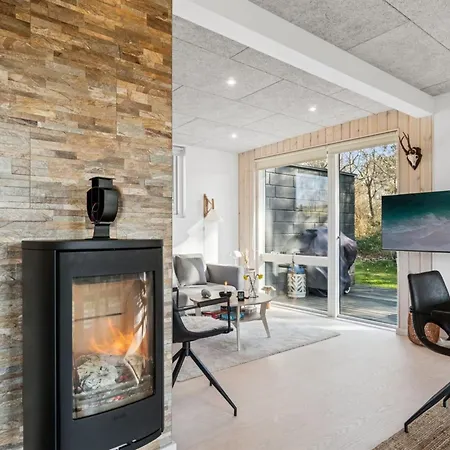 Amaja - 600m From The Sea By Interhome *